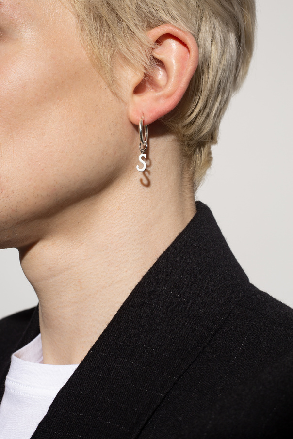银色Silver earrings from Raf Simons. This pair features